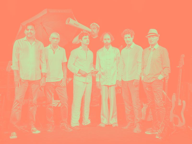 Wildtramp, fameux cover band de Supertramp d’origine suisse, se compose d’Yves Oggier et Armin Venetz au chant et aux claviers, Nicolas Zufferey et Loris Martenet aux percussions, Rafael Gunti à la basse, Jérémie Pellaz à la guitare électrique, Silic et Daniel Schmidt aux saxophones et Pascal Perrin à la clarinette.